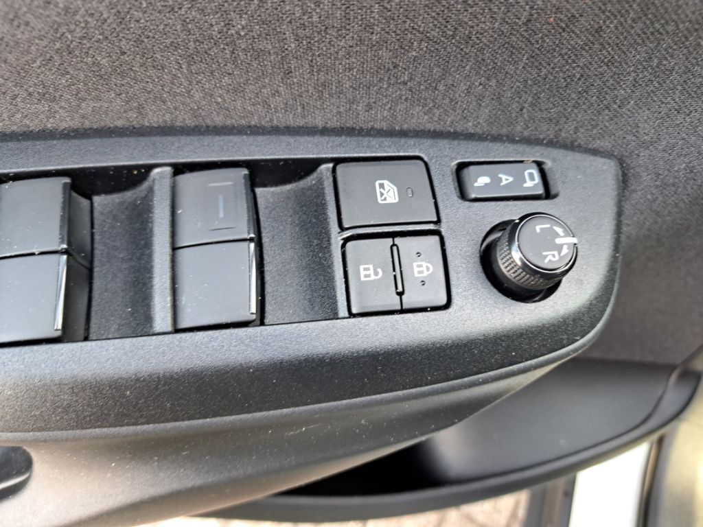 Toyota Yaris Cross Hybrid 1.5 VVT-i Elegant AHK, Teille