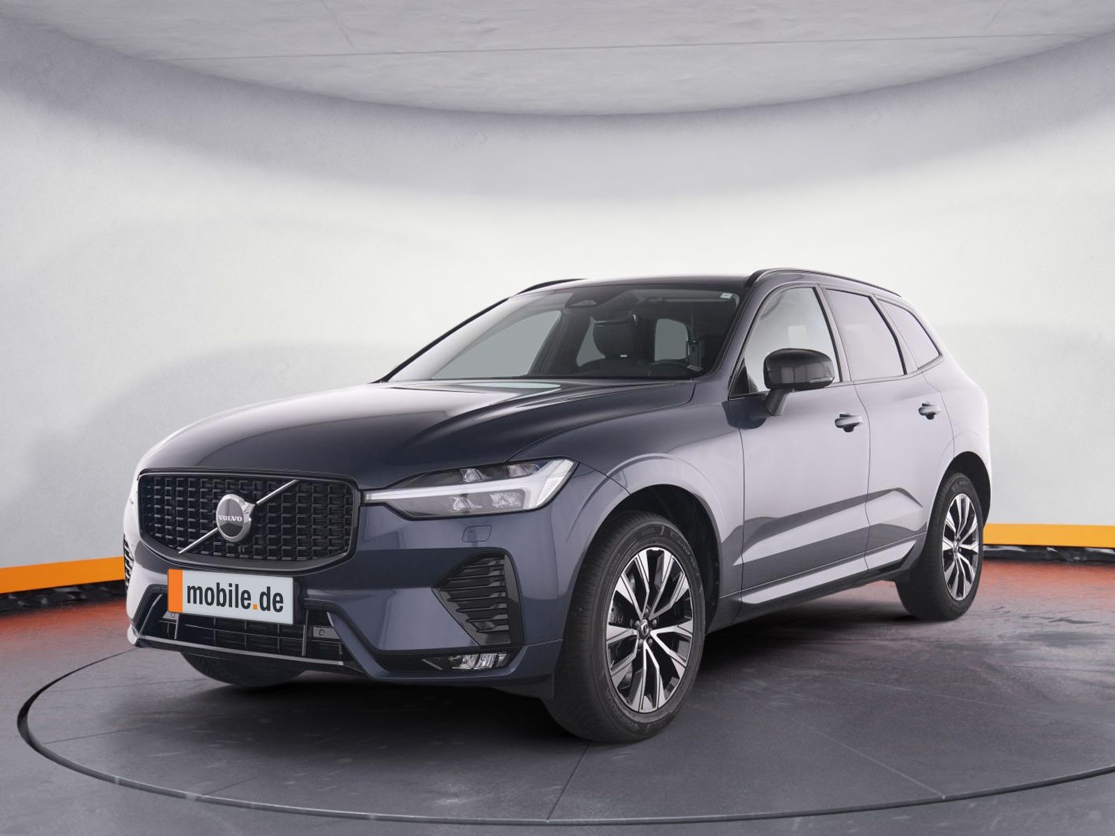 Volvo XC60 B4 PLUS DARK - Samsaru's Car Outlet