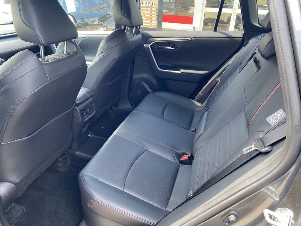 Toyota RAV4 2.5 Plug-in Hybrid 4x4 - Samsaru's Car Outlet