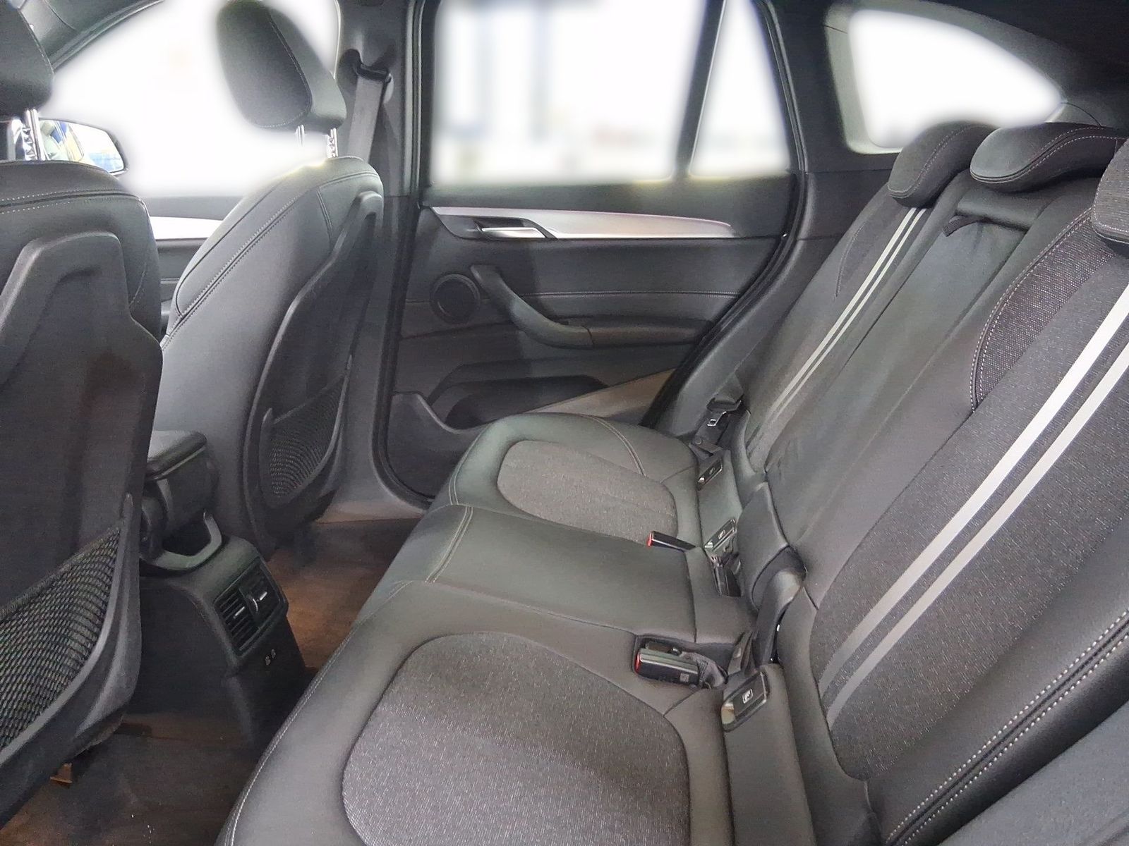 BMW X1 xDrive25e MSportpaket - Samsaru's Car Outlet