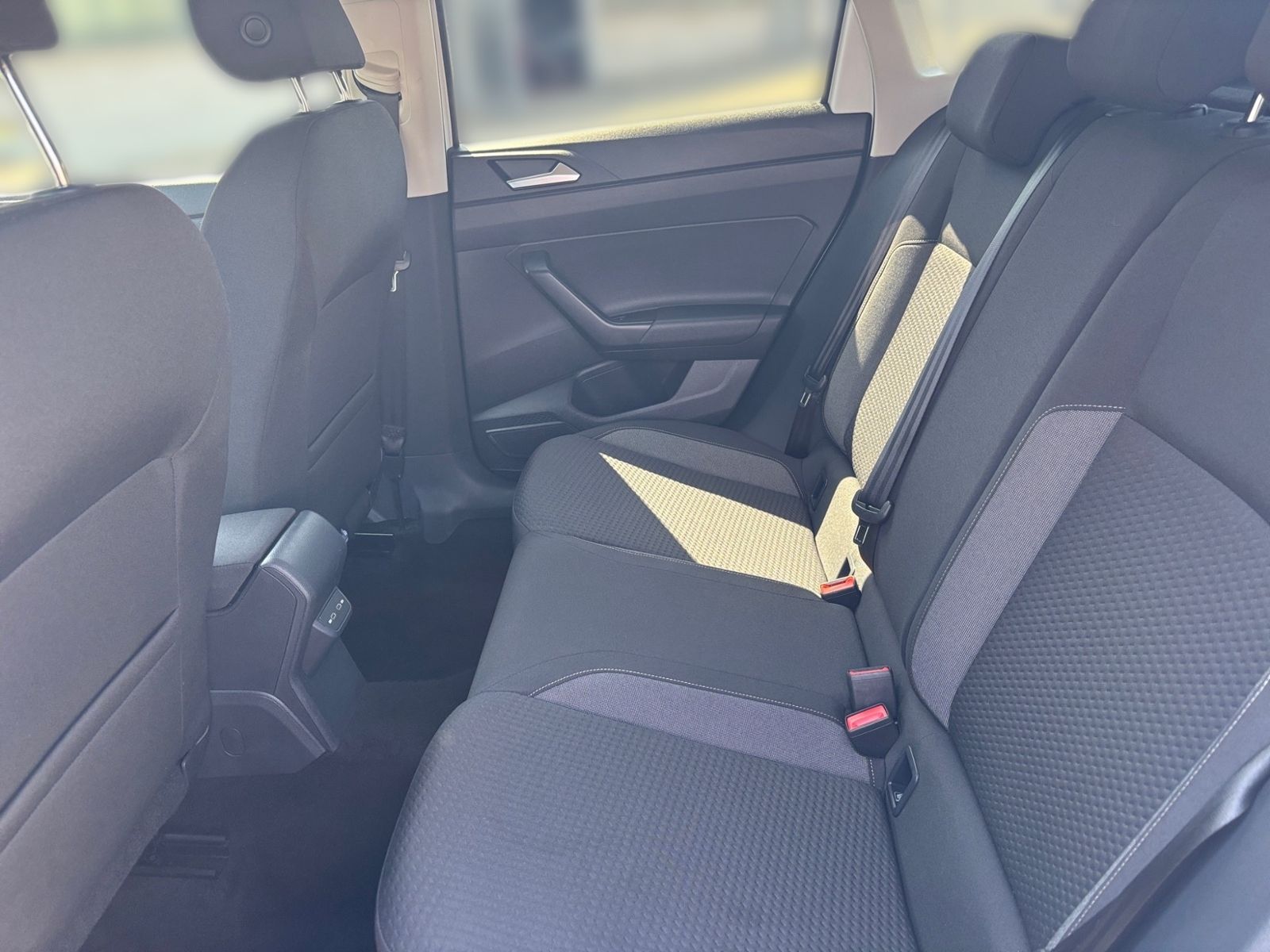 Volkswagen Taigo 1.0 TSI LIFE - Samsaru's Car Outlet