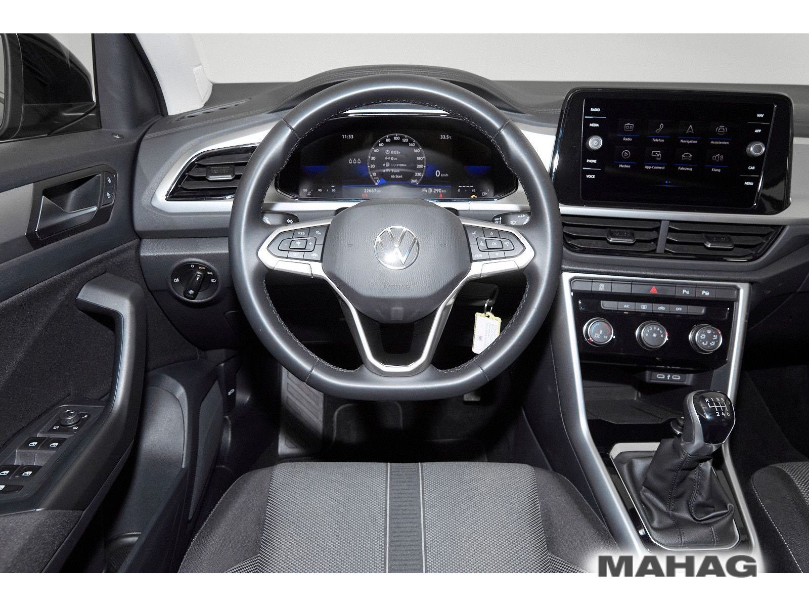 Volkswagen T-ROC 1.0 TSI Life - Samsaru's Car Outlet