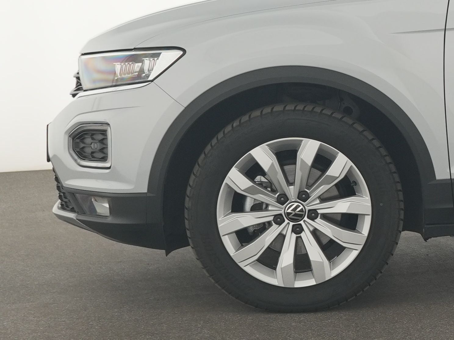 Volkswagen T-Roc Sport - Samsaru's Car Outlet