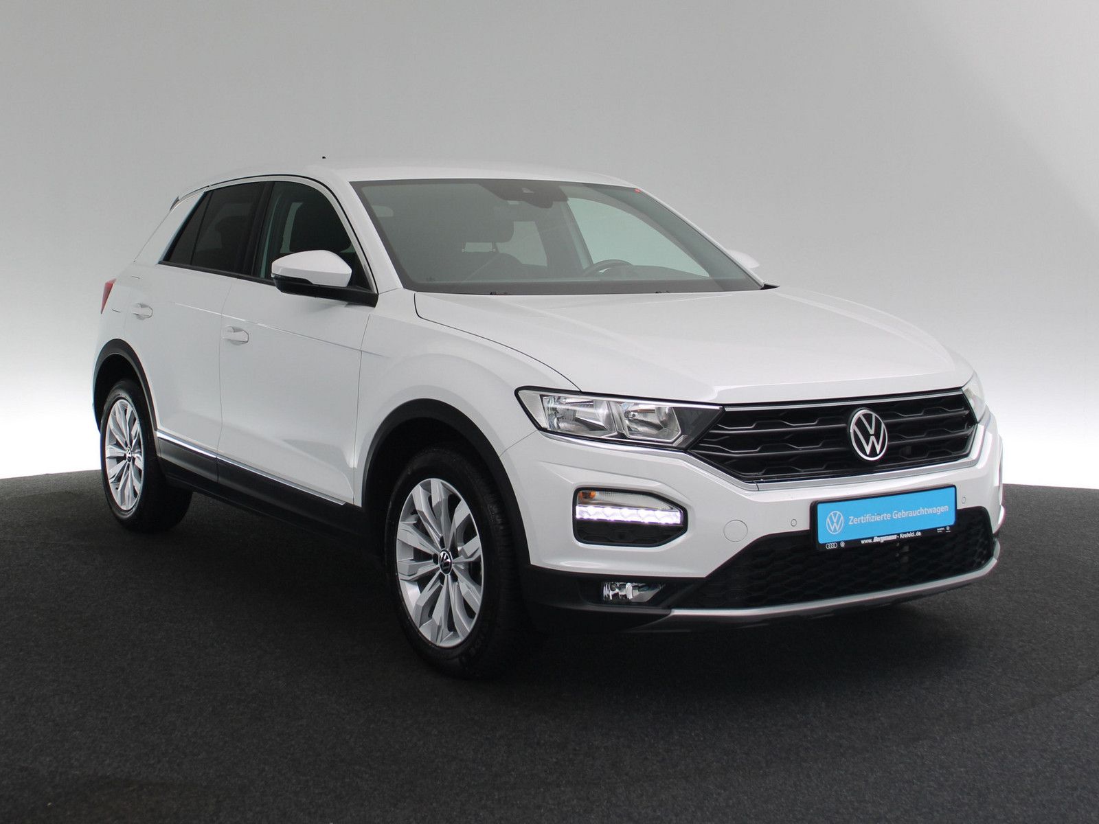 Volkswagen T-Roc 1.5 TSI Sport - Samsaru's Car Outlet