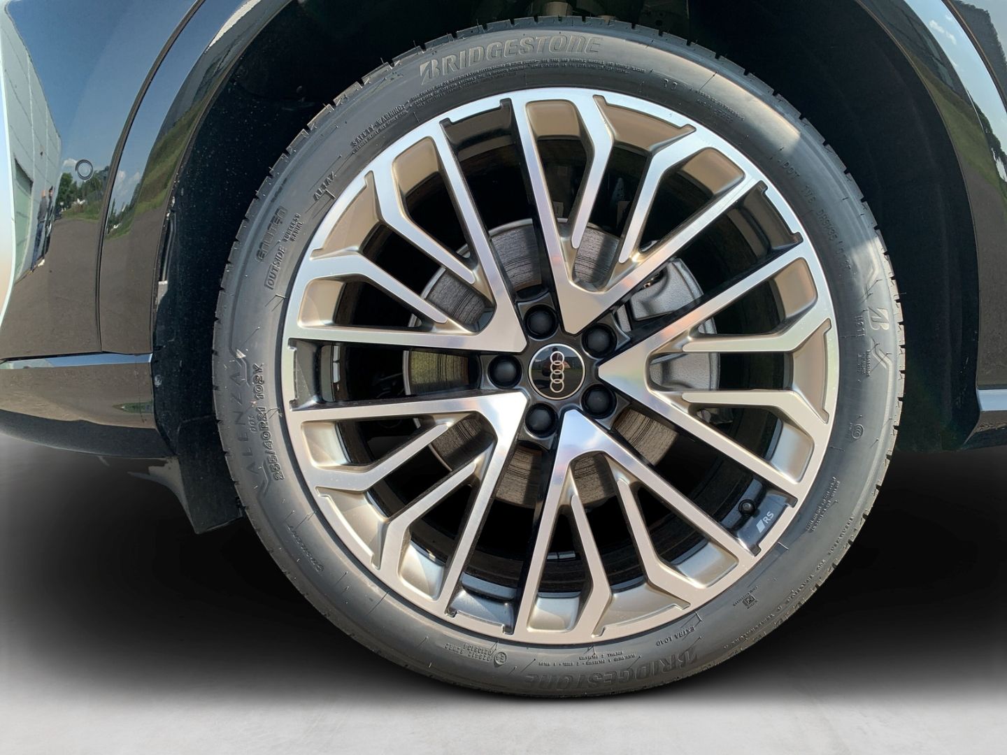 Audi Q5 TFSI quattro Stronic+edition one - Samsaru's Car Outlet