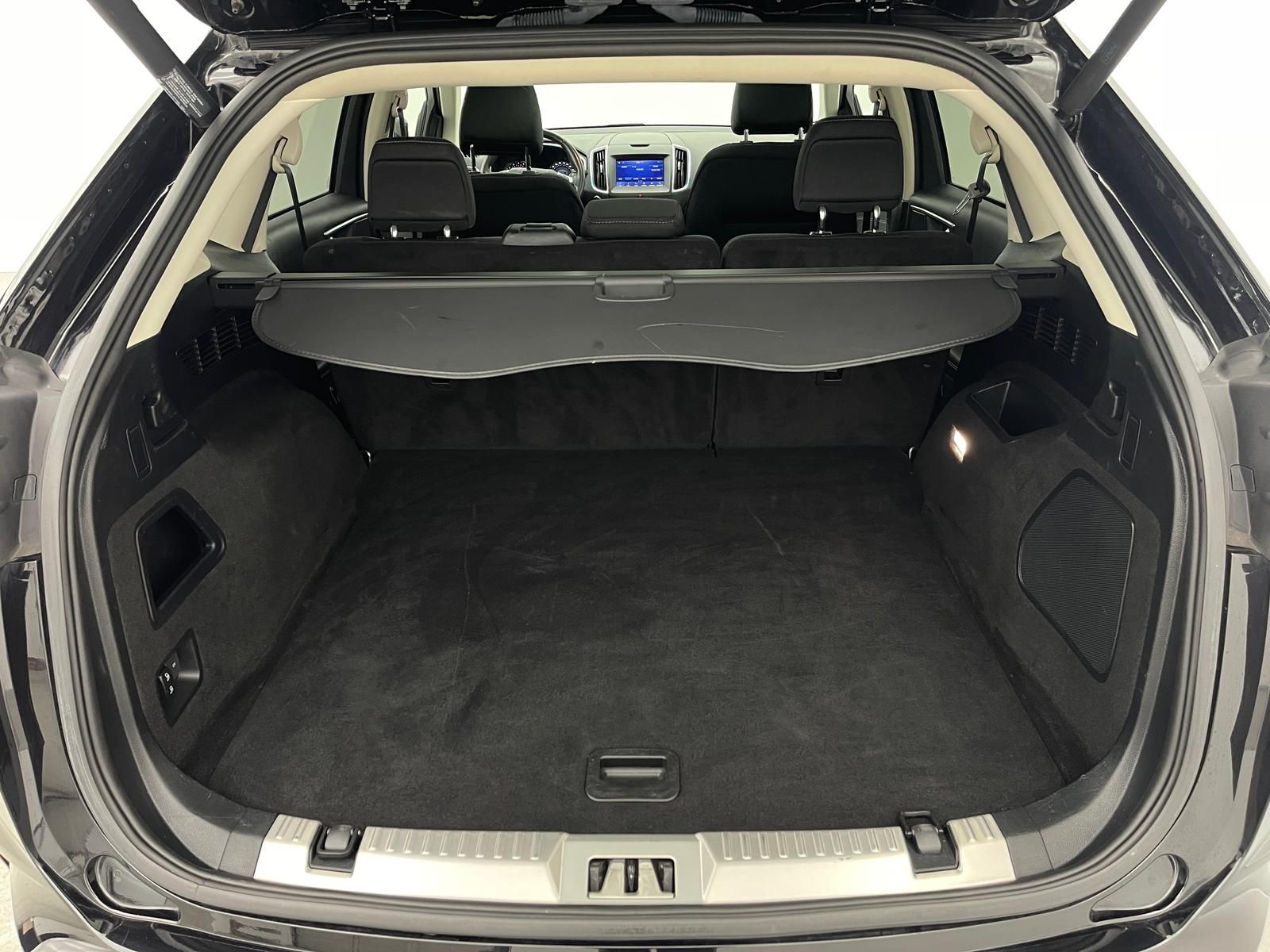 Ford Edge Titanium 4x2 *KAM*AHK*MATRIX*PANO*ACC*B&O*