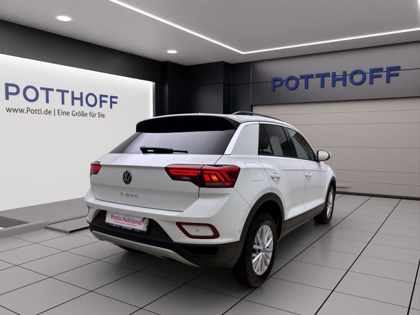 Volkswagen T-Roc 1.5 TSI DSG LIFE - Samsaru's Car Outlet
