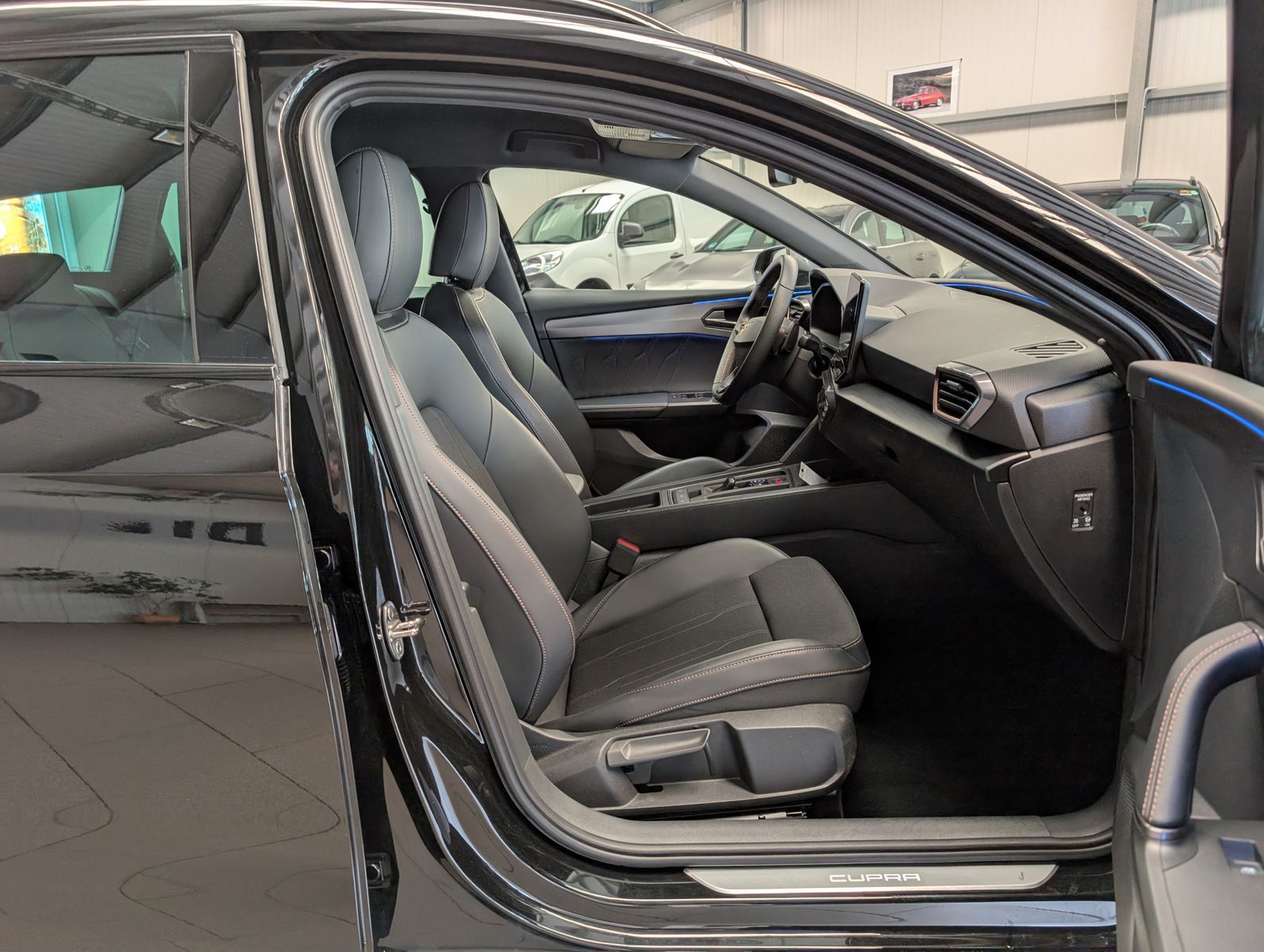 Cupra Leon 1.5eTSI DSG Matrix - Samsaru's Car Outlet