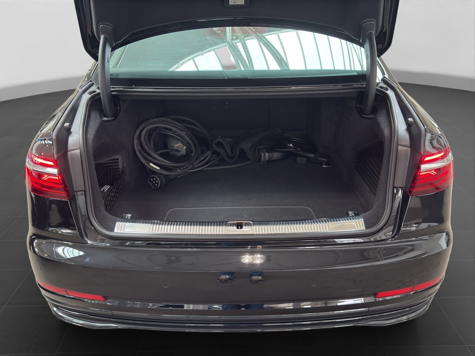 Audi A8 60 TFSIe Q - Samsaru's Car Outlet