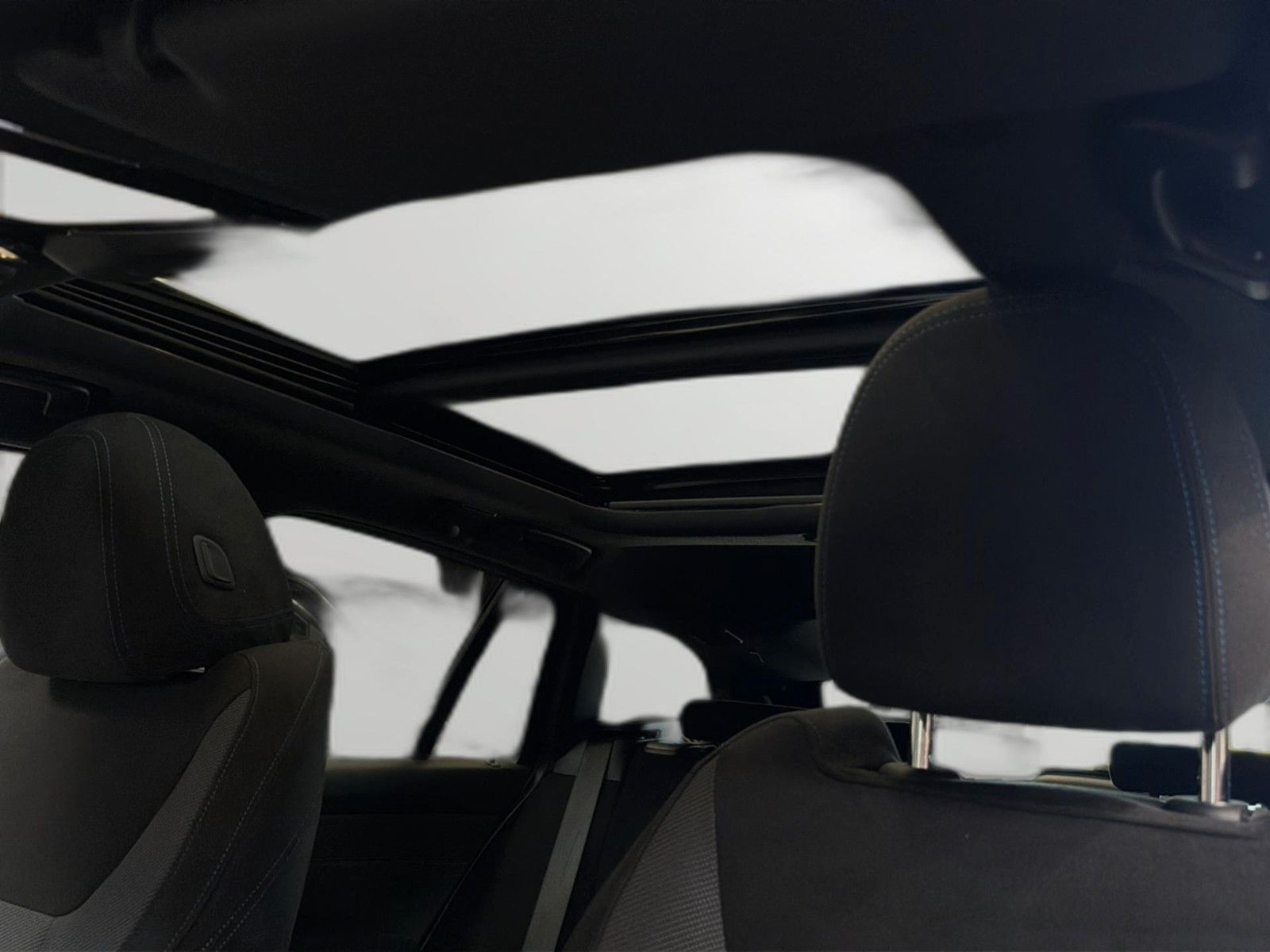 BMW 318i Touring M-Sport AHK ACC KZ 360° HUD PANO IQ