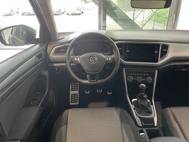 Volkswagen T-Roc 1.5 TSI Active - Samsaru's Car Outlet
