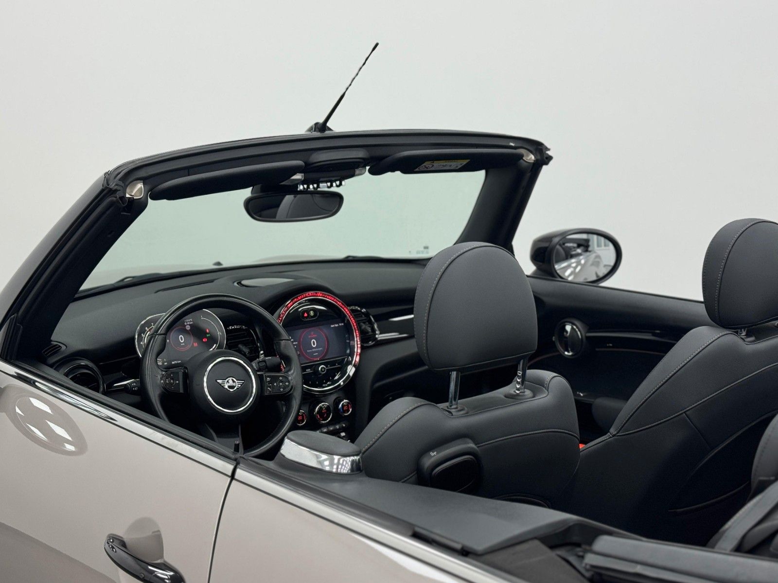 MINI Cabrio Cooper - Samsaru's Car Outlet