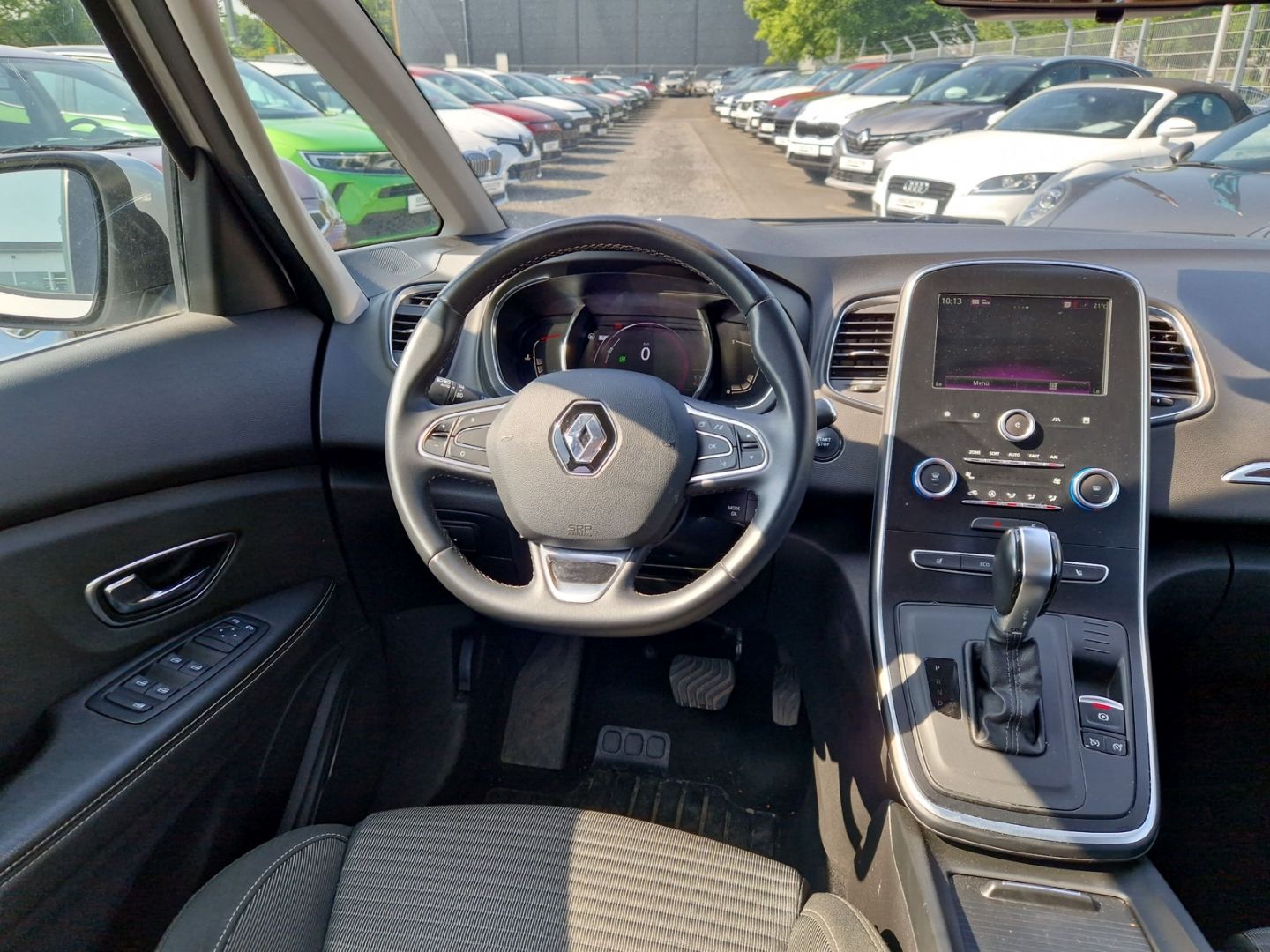 Renault Grand Scenic IV Limited 1.7 BLUE dCi 120 - Samsaru's Car Outlet