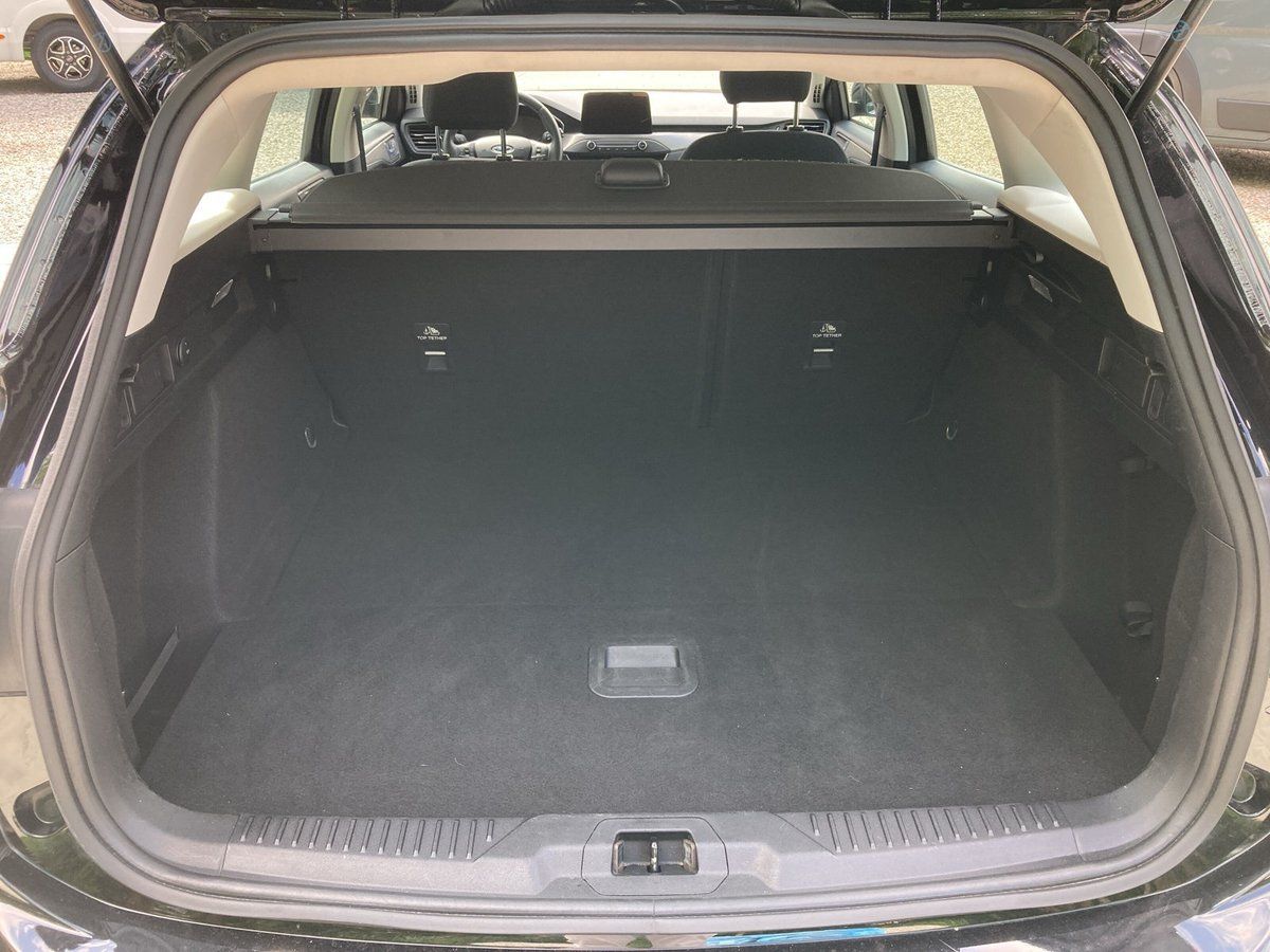 Ford Focus Turnier Titanium X 1.5 EcoBl. Aut. - Samsaru's Car Outlet
