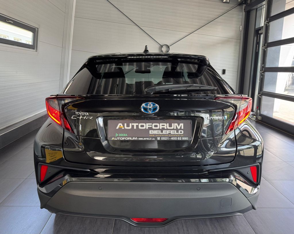 Toyota C-HR 1.8 Hybrid Team - Samsaru's Car Outlet