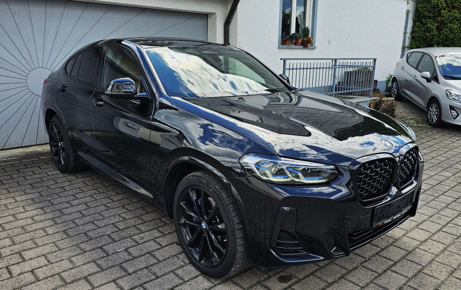 BMW X4 xDrive 30 d M Sport Pano Laser AHK Sportsitze