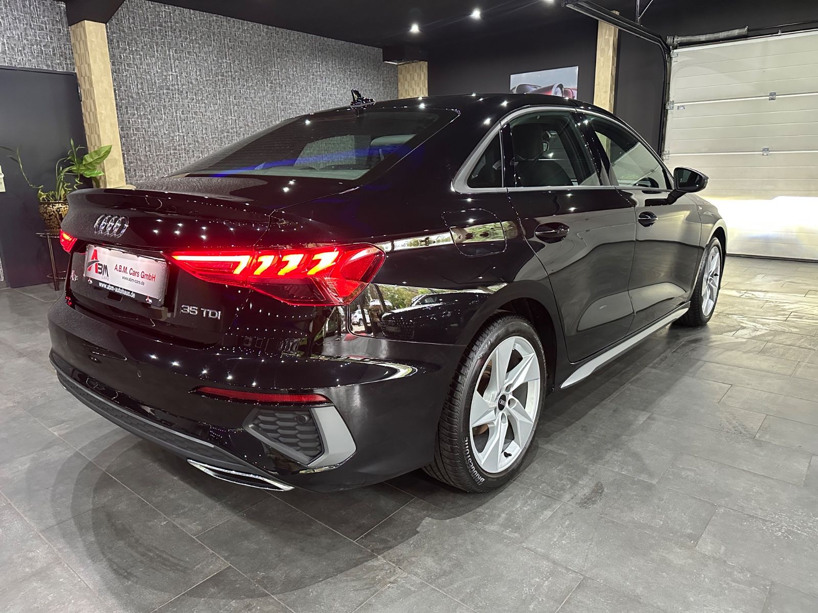 Audi A3 Limousine 35 TDI S line /1.HAND / ACC /8xFach