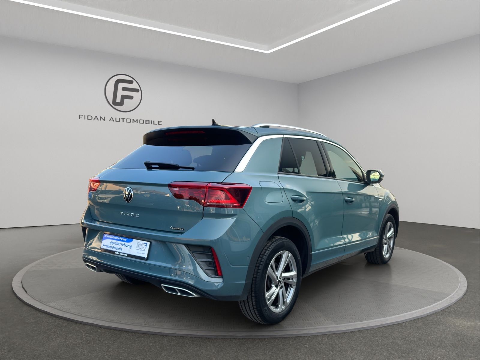 Volkswagen T-Roc R-Line 4M - Samsaru's Car Outlet