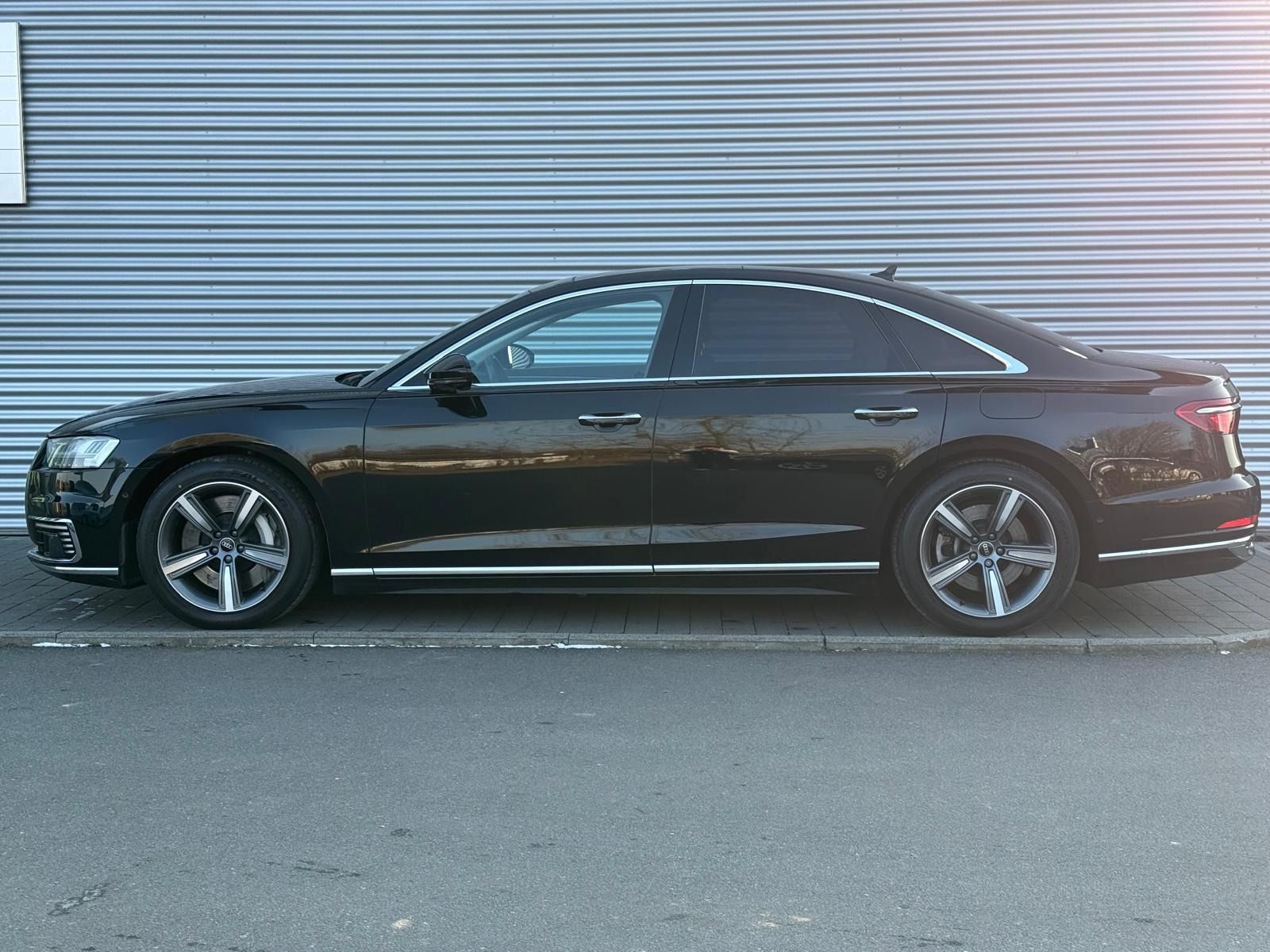 Audi A8 60 TFSIe QUATTRO - Samsaru's Car Outlet