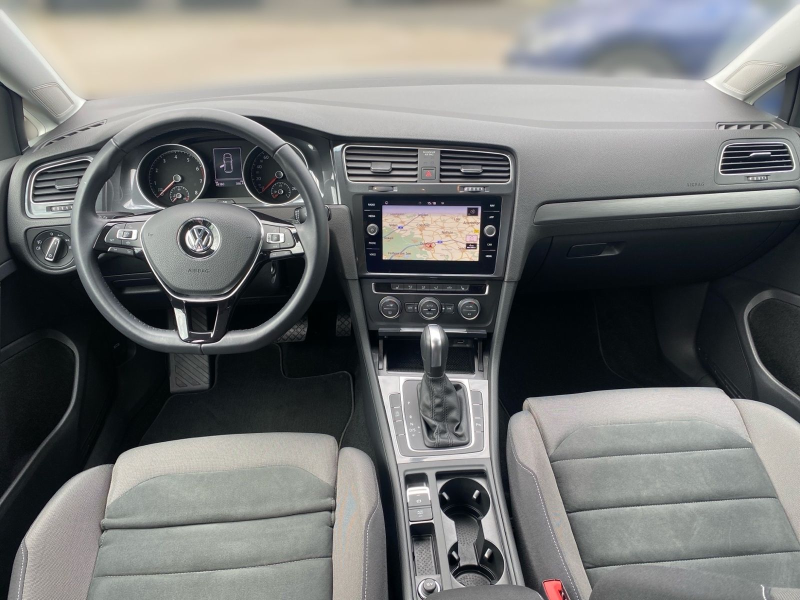 Volkswagen Golf VII 1.5 TSI DSG COMFORT - Samsaru's Car Outlet