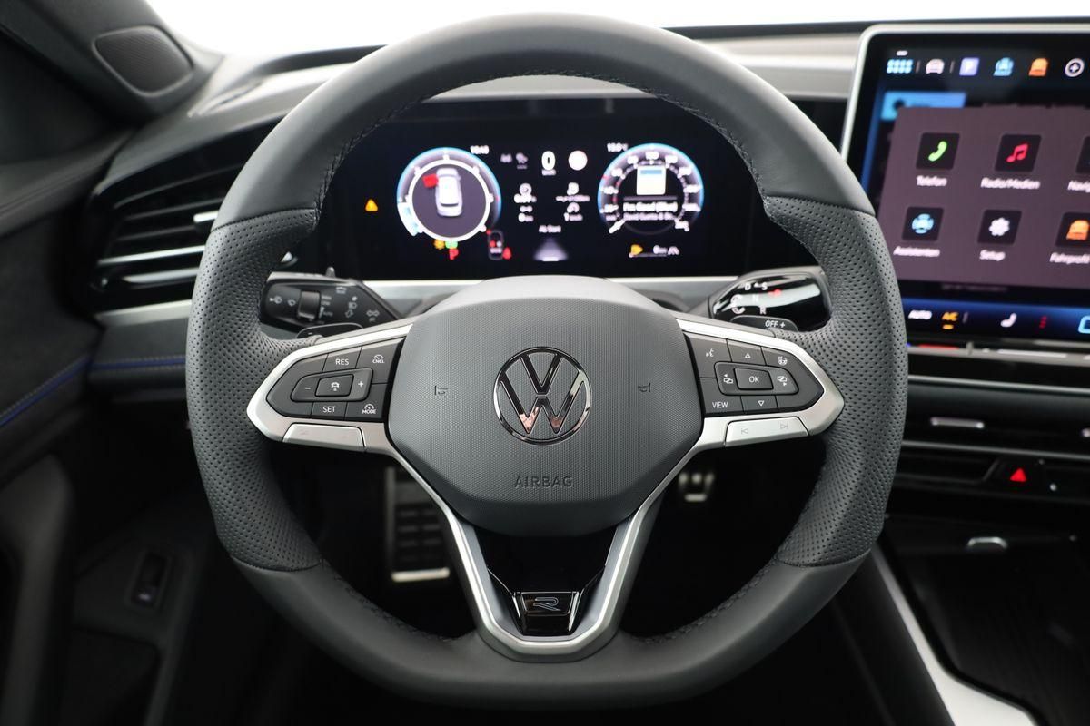 Volkswagen Passat Variant TDI DSG 4M R-LINE, Pano, AHK, IQ.