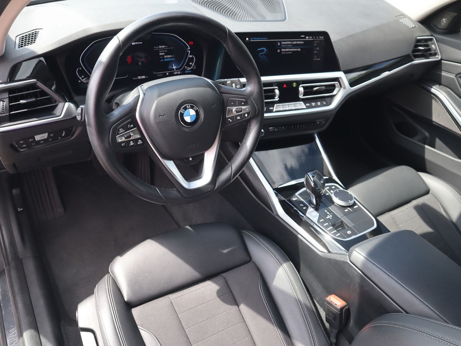 BMW 330e Touring Sport Line - Samsaru's Car Outlet