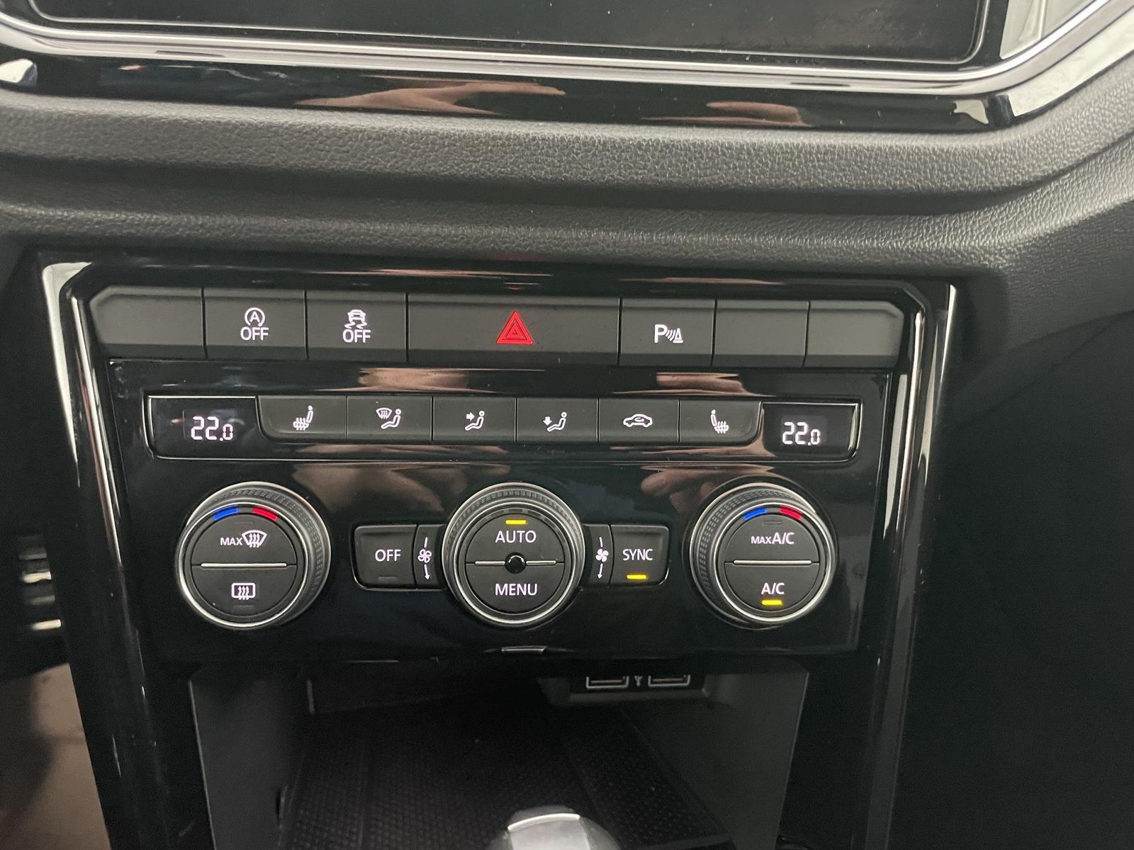 Volkswagen T-Roc 2.0 TSI 4-Motion R - Samsaru's Car Outlet