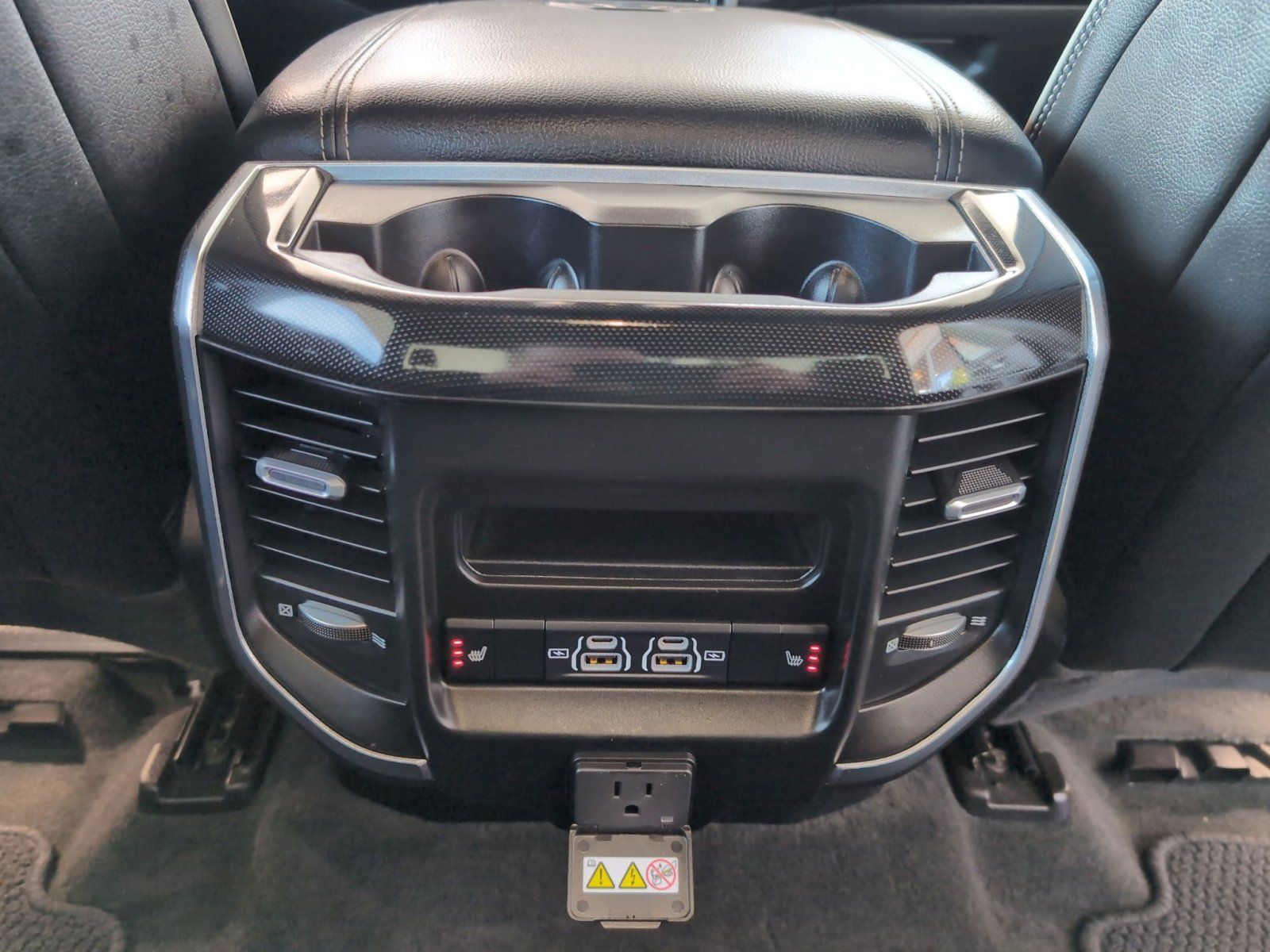 Dodge  1500 5.7 V8 HEMI Laie/1.Hd/LPG/AHK/Rollo