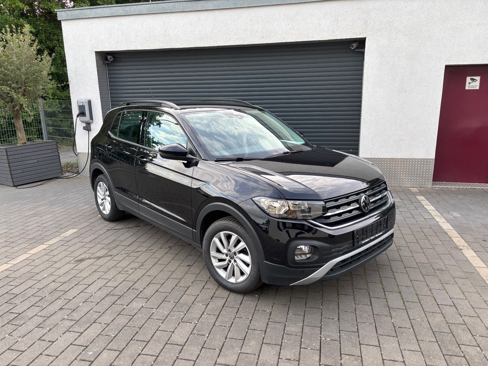 Volkswagen T-Cross Life - Samsaru's Car Outlet