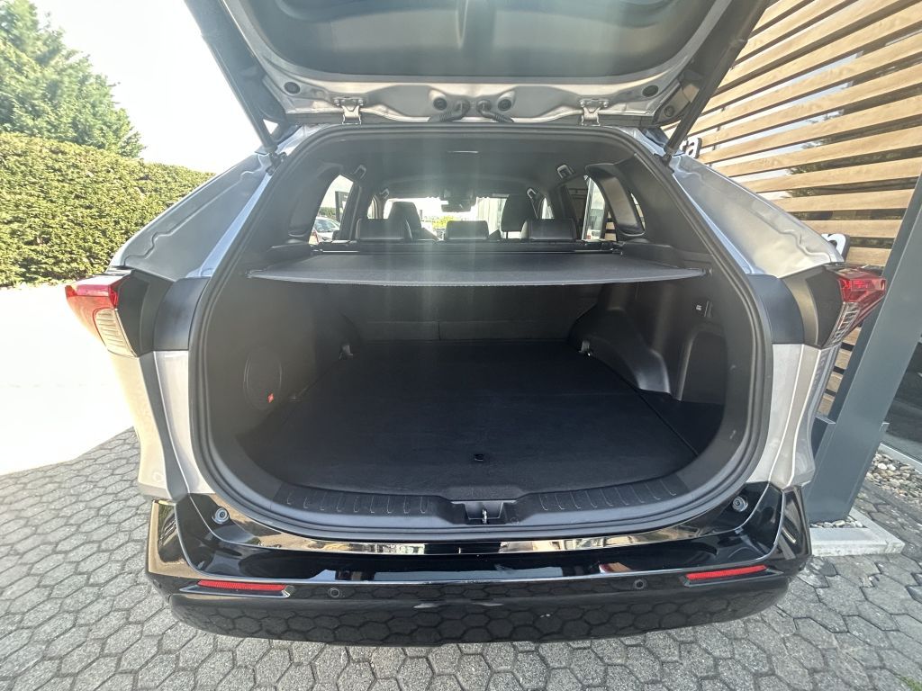 Toyota RAV 4 Plug-In-Hybrid - Samsaru's Car Outlet