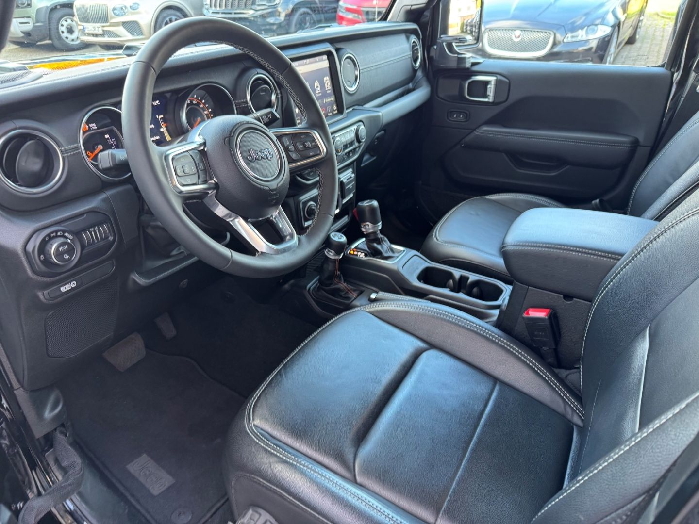 Jeep Gladiator Farout UMBAU 4WD 3.0 CRD DACH Leder So