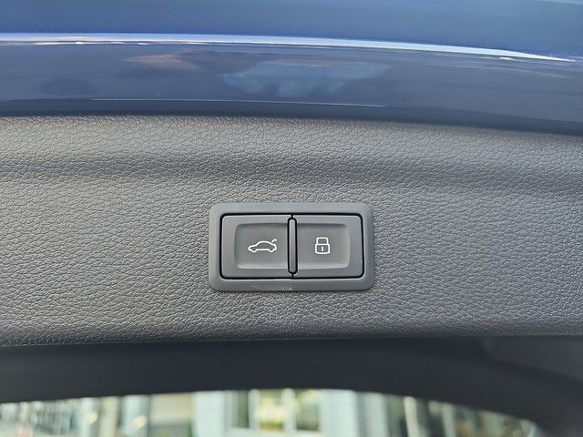 Audi Q3 35 TDI quattro S line S tronic - Samsaru's Car Outlet