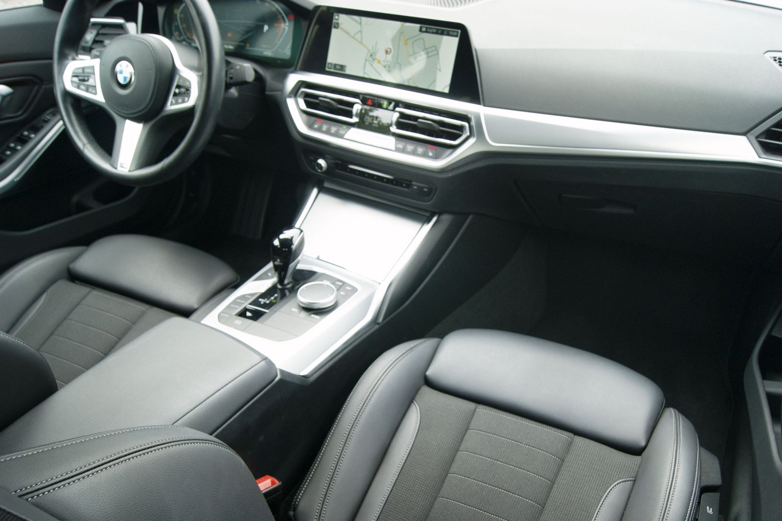 BMW 320d LIM SPORT-LINE - Samsaru's Car Outlet