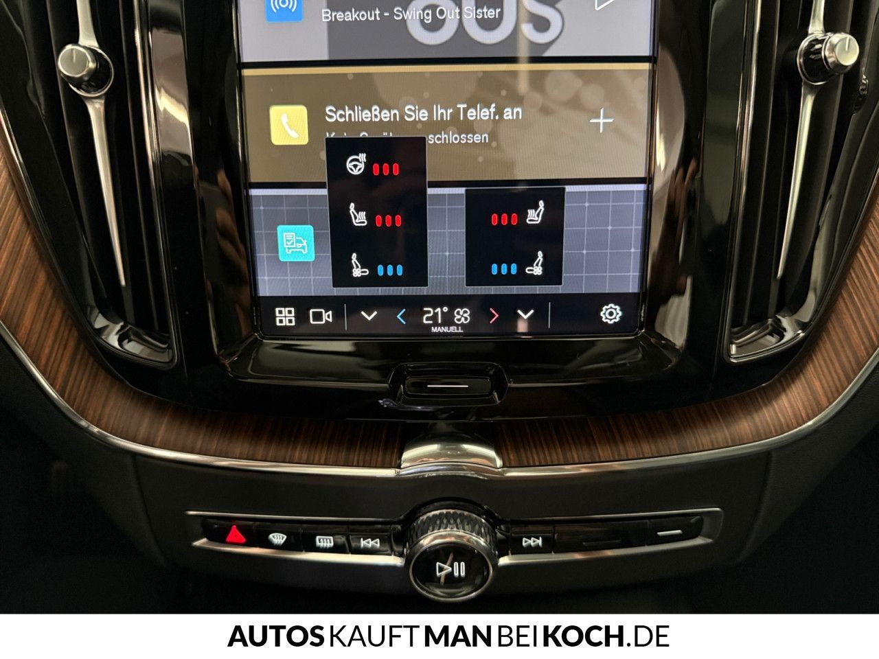 Volvo XC60 T6 Recharge AWD Plus PANO AHK STDHz V-LED!