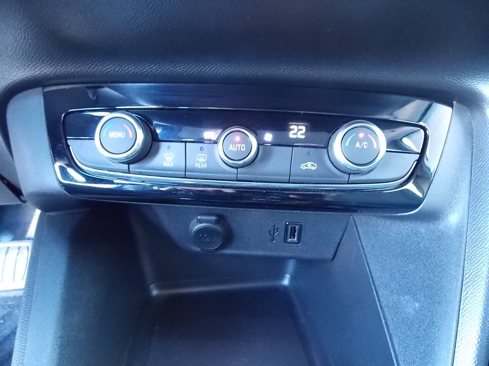 Opel Corsa-e F Elegance - Samsaru's Car Outlet