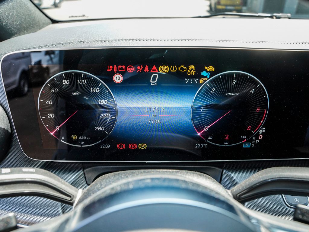 Mercedes-Benz V 300 d 4M AMG-LINE - Samsaru's Car Outlet