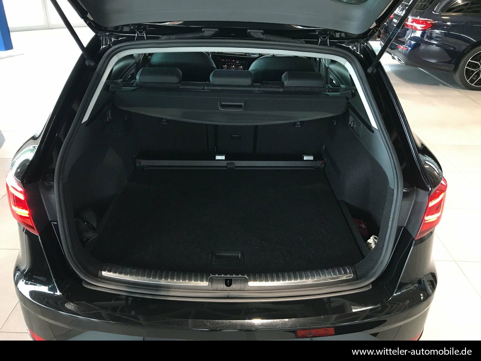 Seat Leon ST 1.5 TSI FR Black - Samsaru's Car Outlet