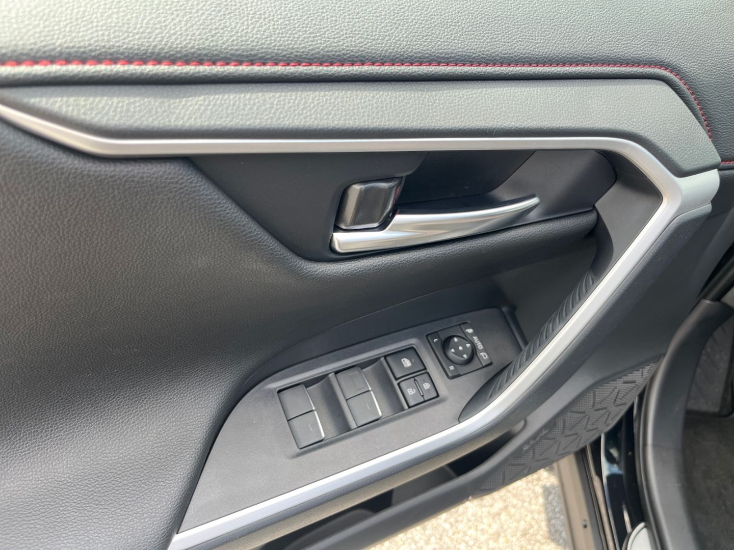 Toyota RAV 4 Plug-in-Hybrid Teamplayer *HUD*Navi*LED*CA