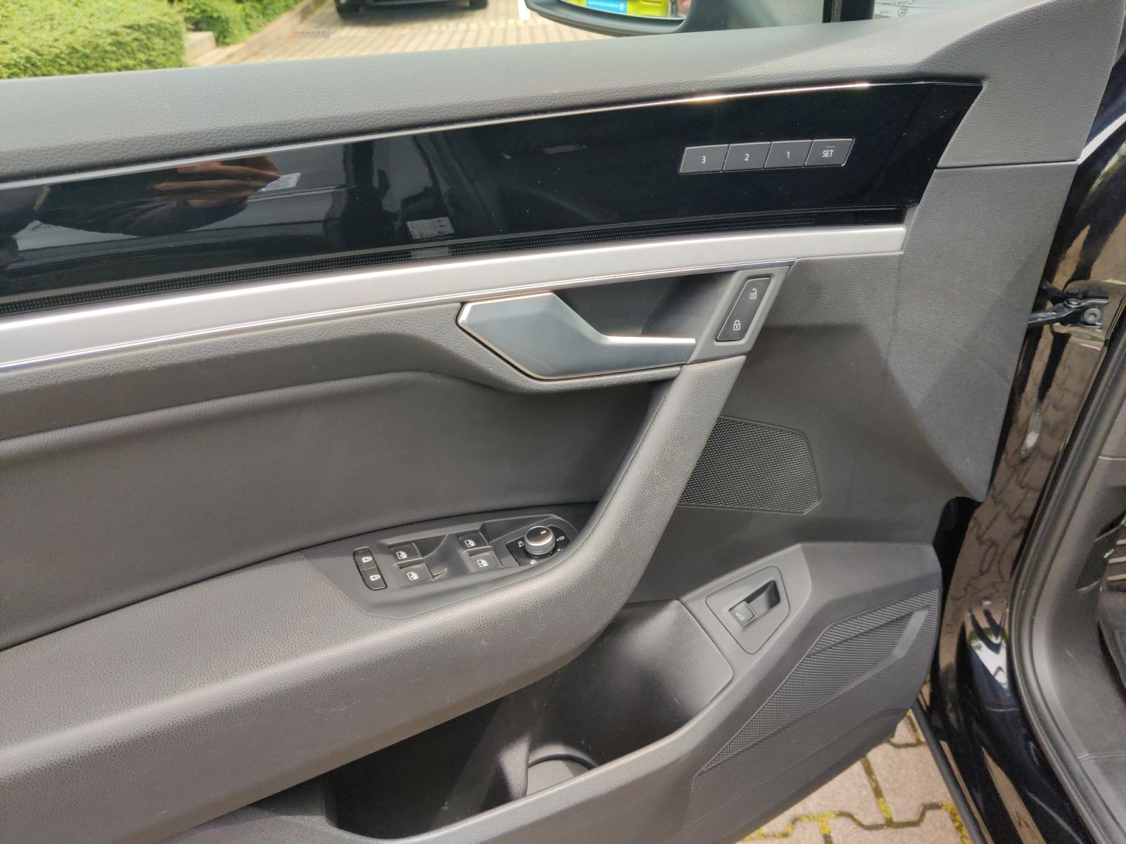 Volkswagen Touareg 4.0 V8 TDI Elegance 4M - Samsaru's Car Outlet