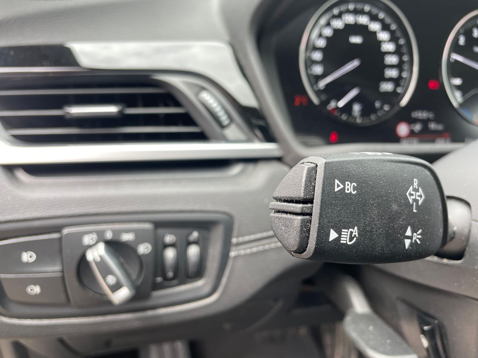 BMW X1 xDrive25e - Samsaru's Car Outlet