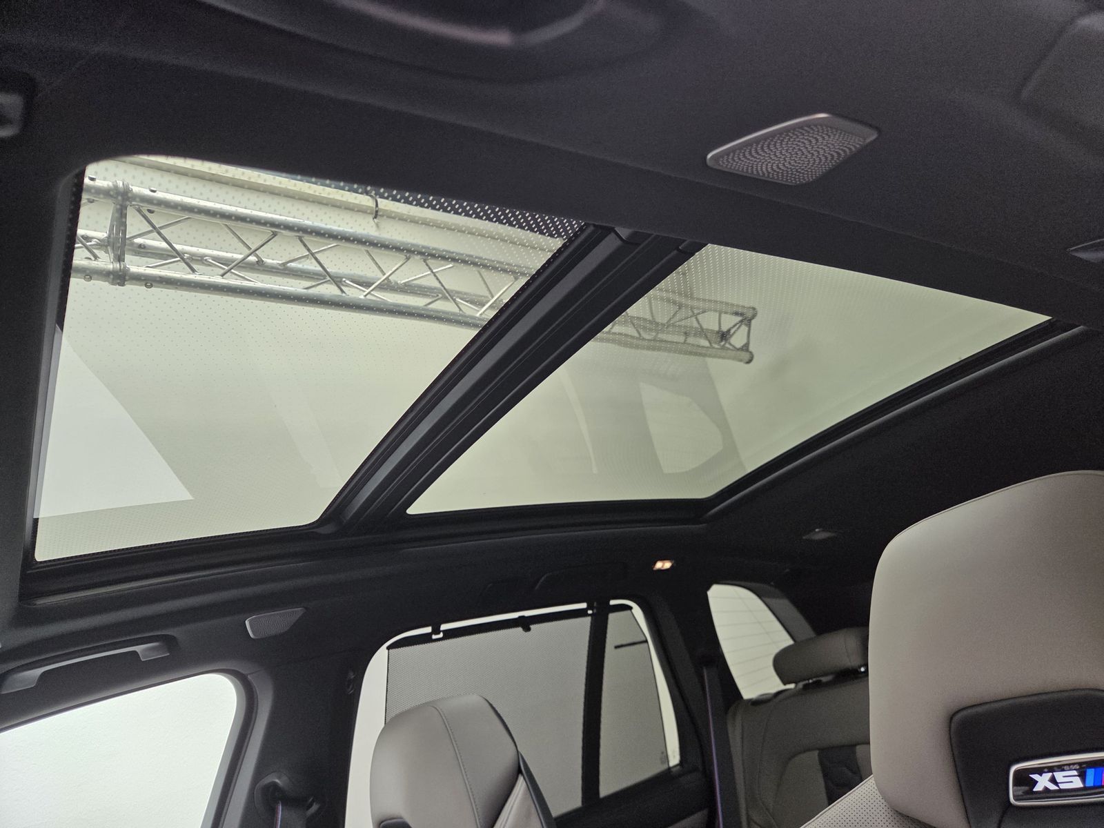 BMW X5 M Competition Matt AHK Sky B&W Carbon UPE196