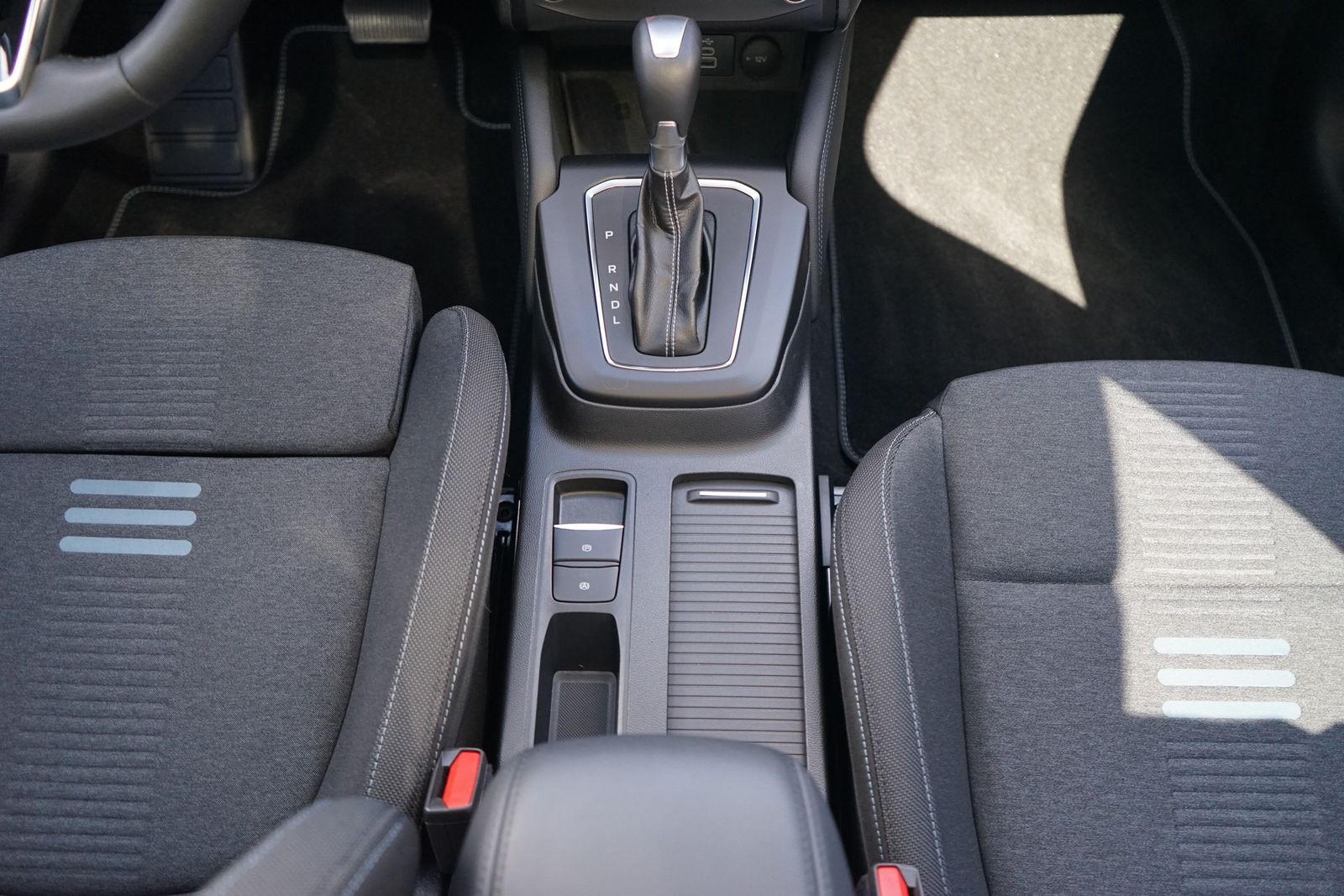 Ford Focus Turnier 1.0 M-Hybrid Active X Aut. LED
