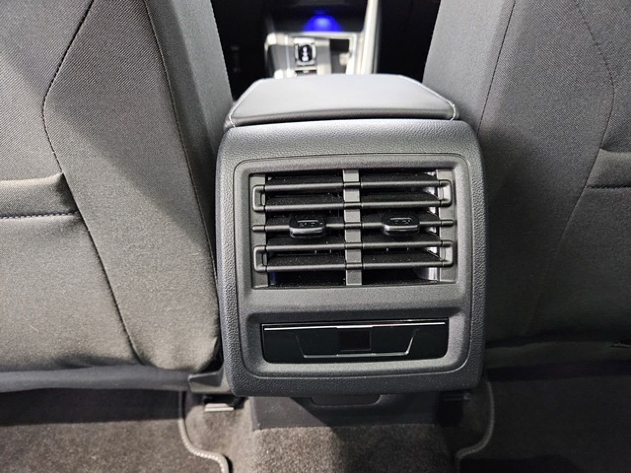 Volkswagen Golf Variant 2.0 TDI Move DSG - Samsaru's Car Outlet