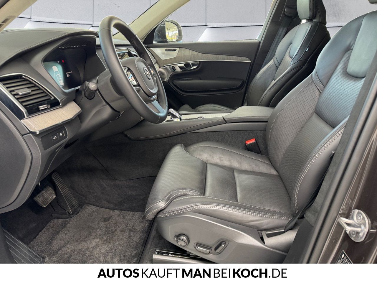 Volvo XC90 T8 Plug-In AWD Ultimate - Samsaru's Car Outlet