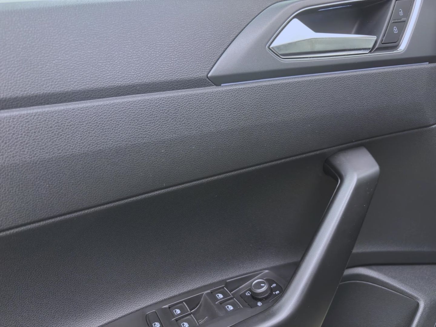 Volkswagen Taigo 1.5 TSI DSG R-LINE - Samsaru's Car Outlet
