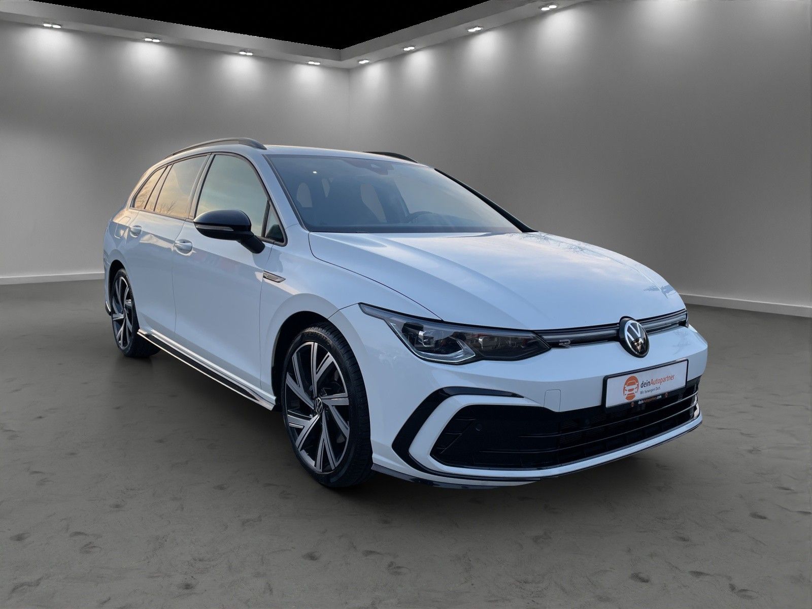 Volkswagen Golf Variant Golf VIII Variant R-Line 4Motion LE