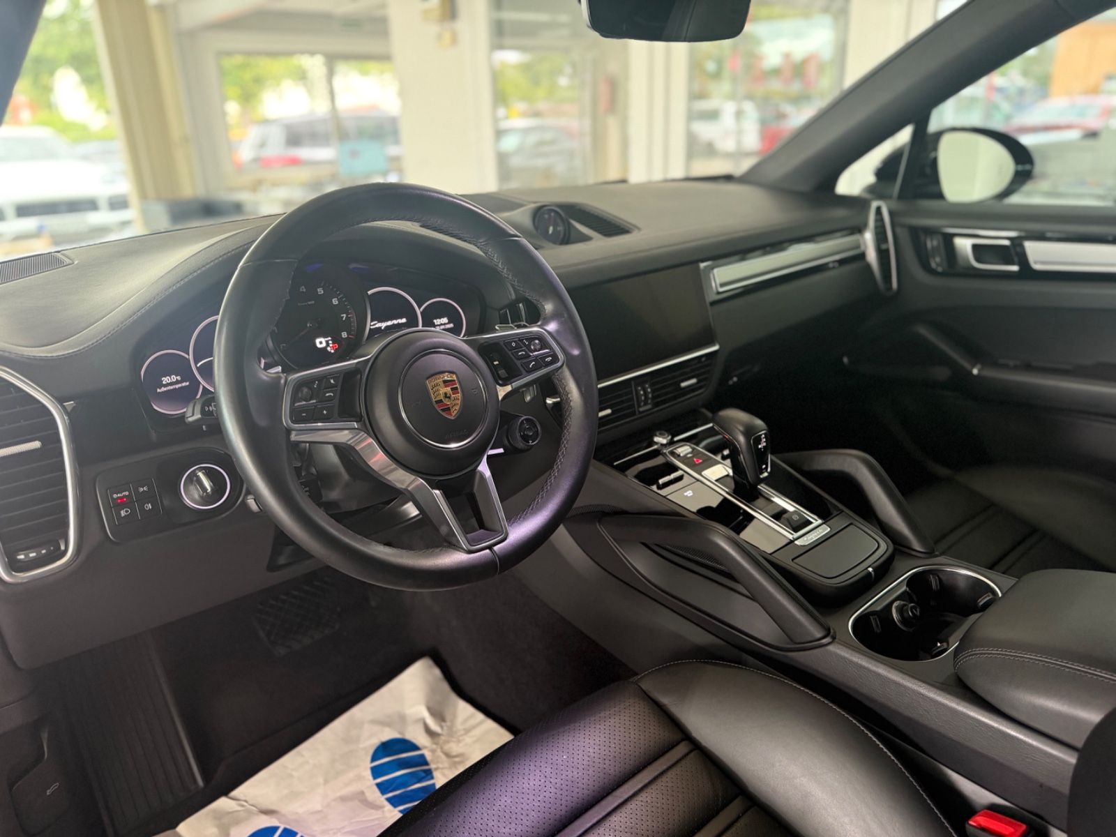 Porsche Cayenne Coupe Platinum Edition 1.Hand Approved