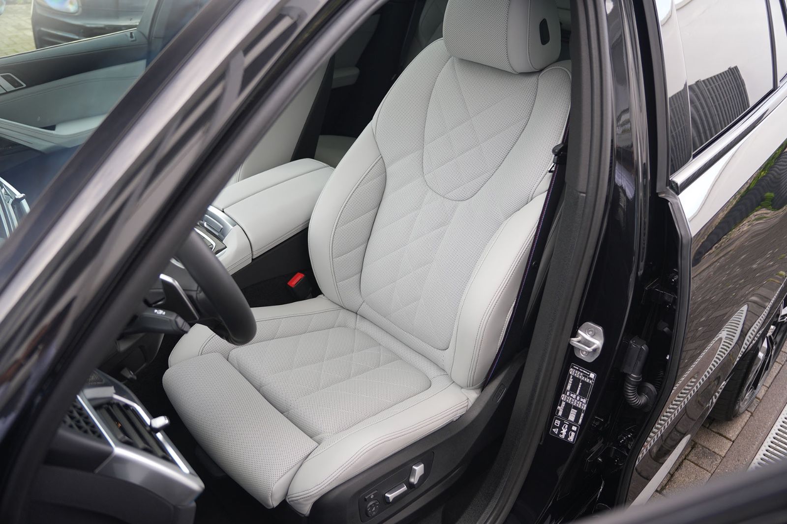 BMW X6 xDrive30d M SPORT PRO - Samsaru's Car Outlet