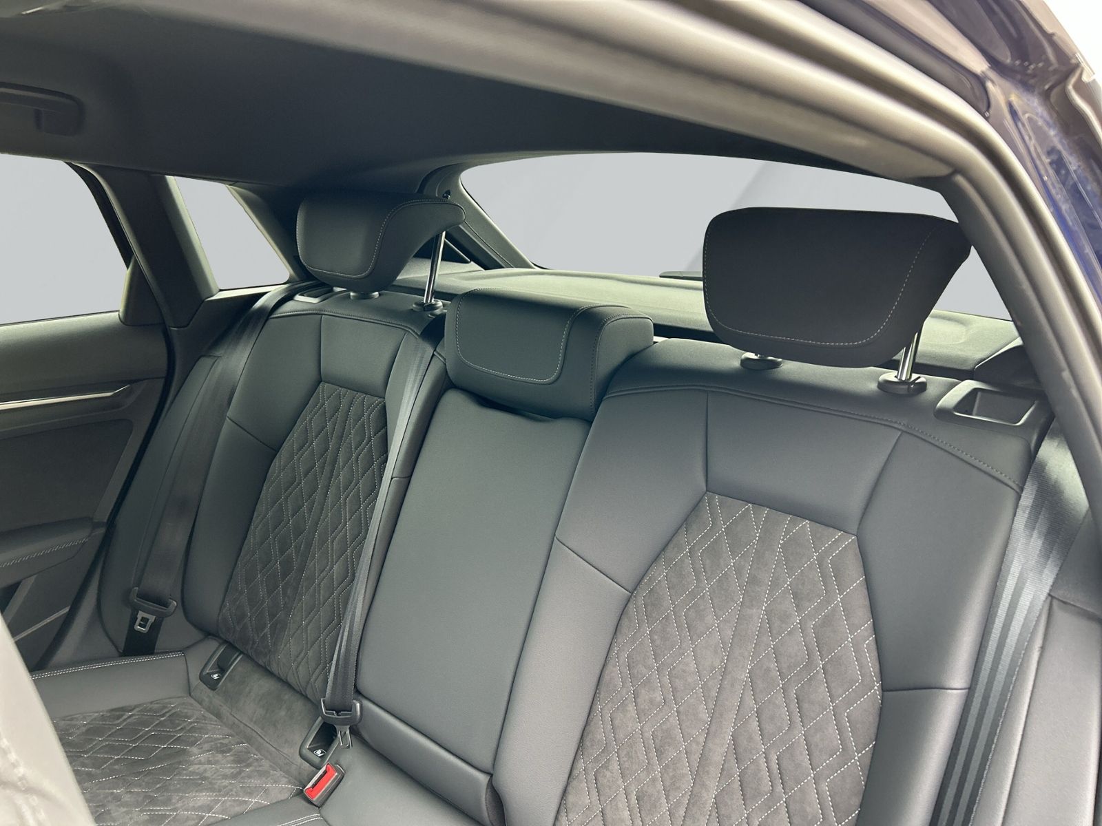 Audi A3 Sportback 35TFSI S line - Samsaru's Car Outlet