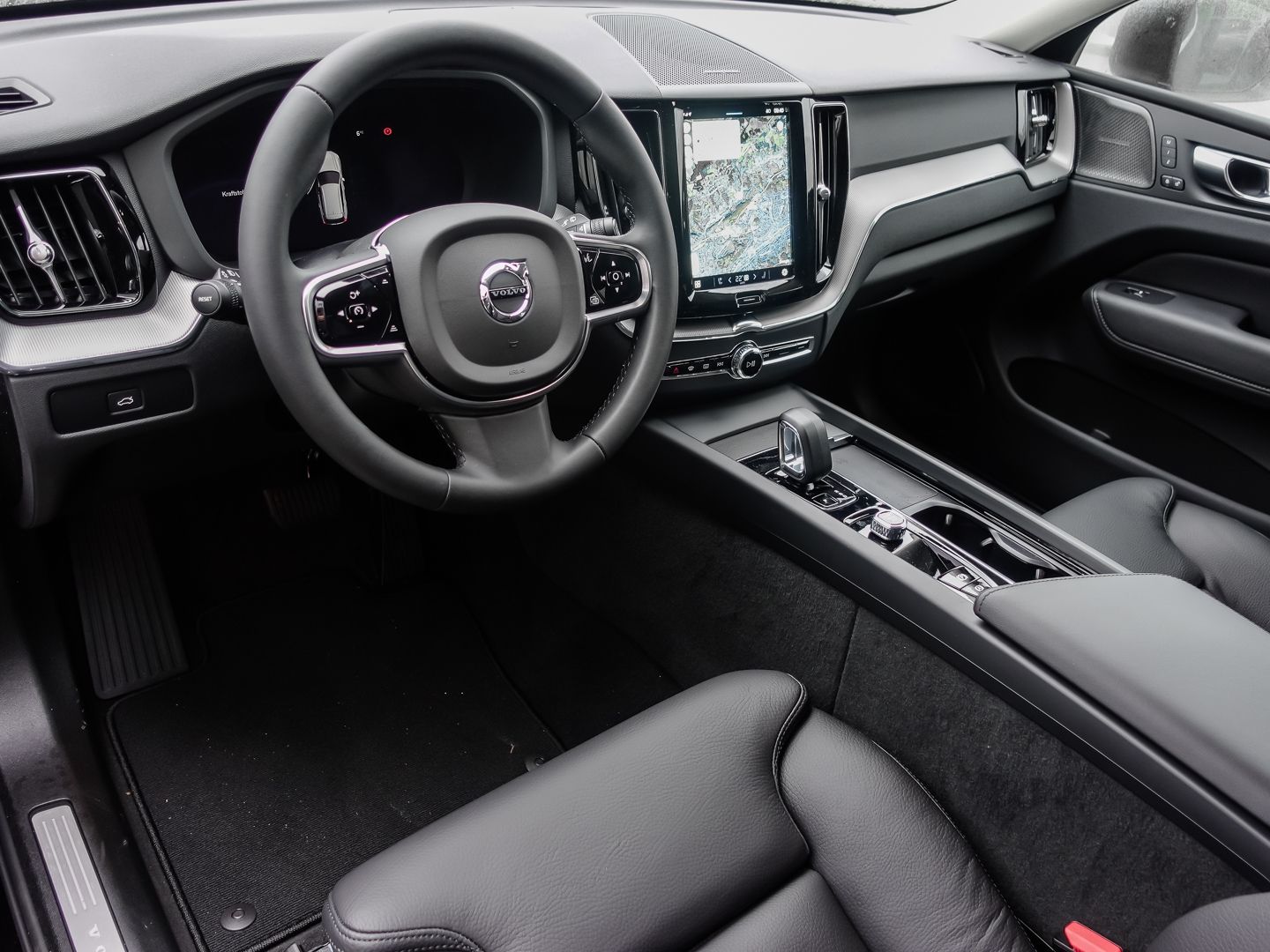 Volvo XC60 B4 Diesel Plus Bright - Samsaru's Car Outlet
